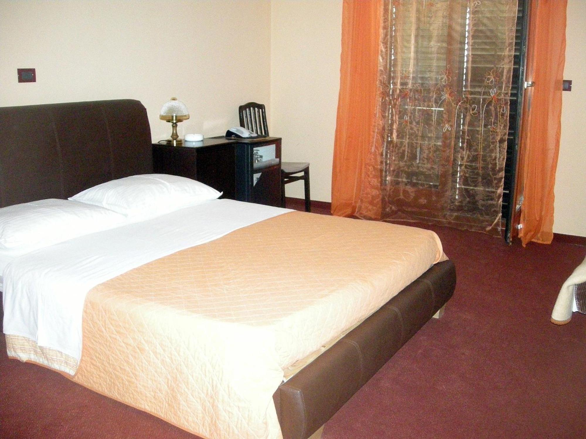 Hotel Zephyr - Plovanija Buje Kamer foto
