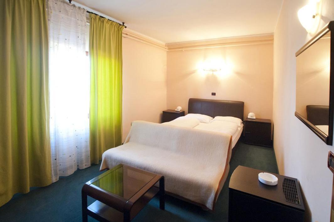 Hotel Zephyr - Plovanija Buje Kamer foto
